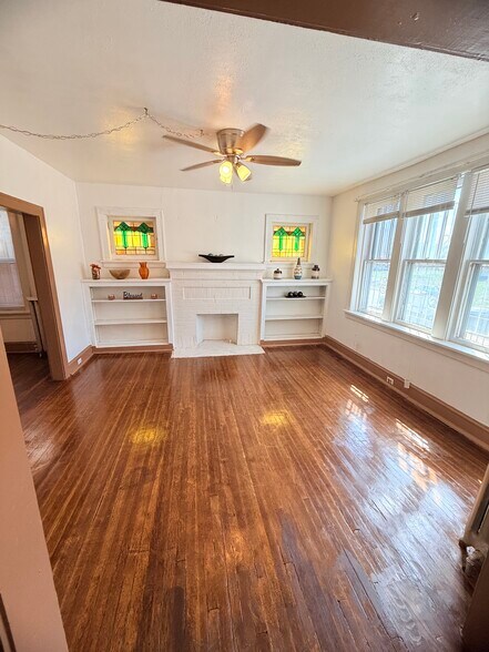 Living Room - 5155 Northland Ave