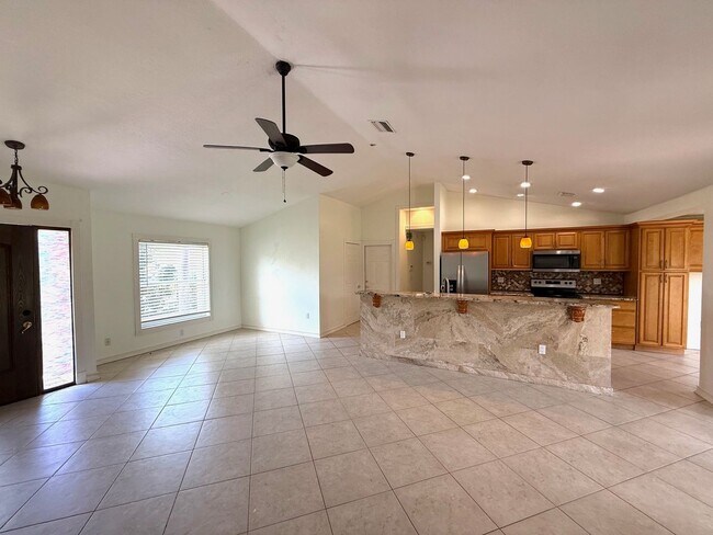 Building Photo - Spacious 3-Bed/2-Bath Home for Rent! Saras...