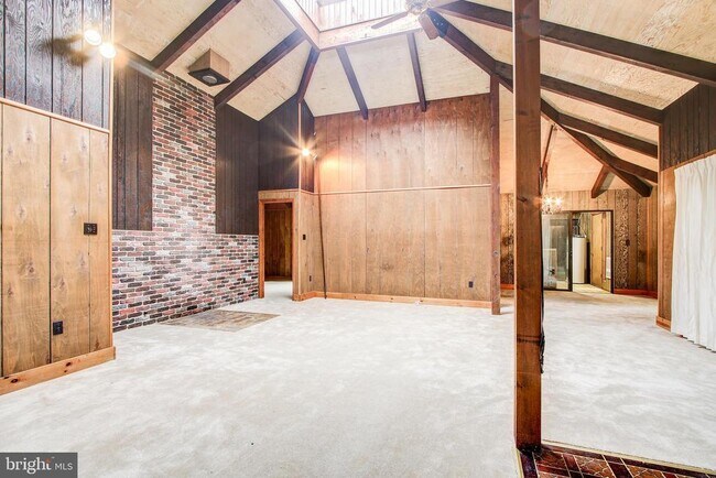 Building Photo - 8297 Squires Ln