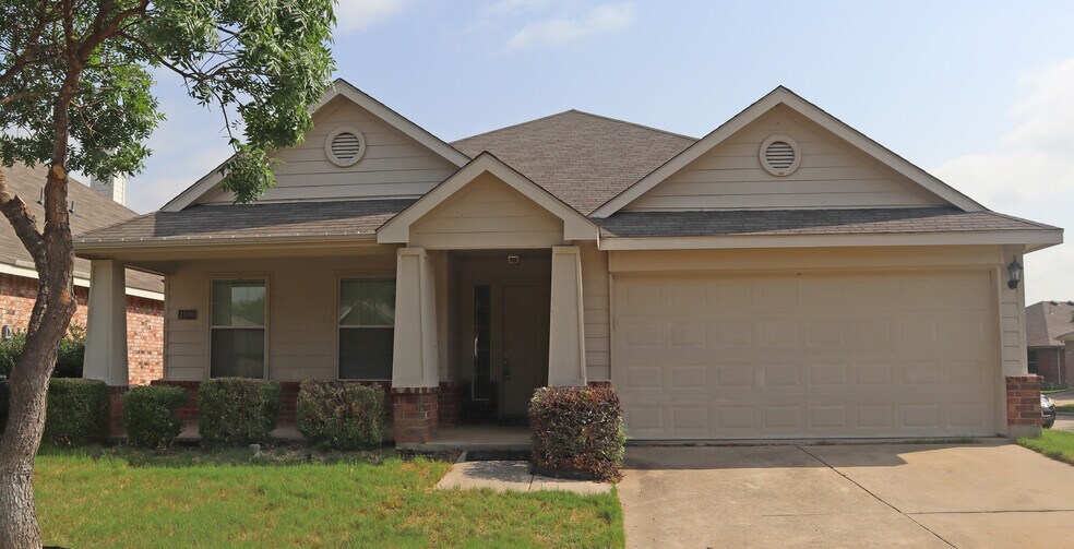 Building Photo - 1000 Warbler Ln