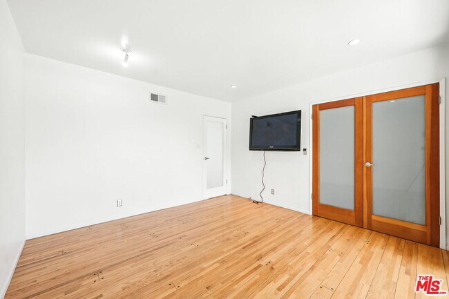 Building Photo - 1317 Devlin Dr
