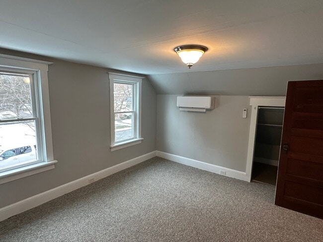 Building Photo - 115 Carpenter St