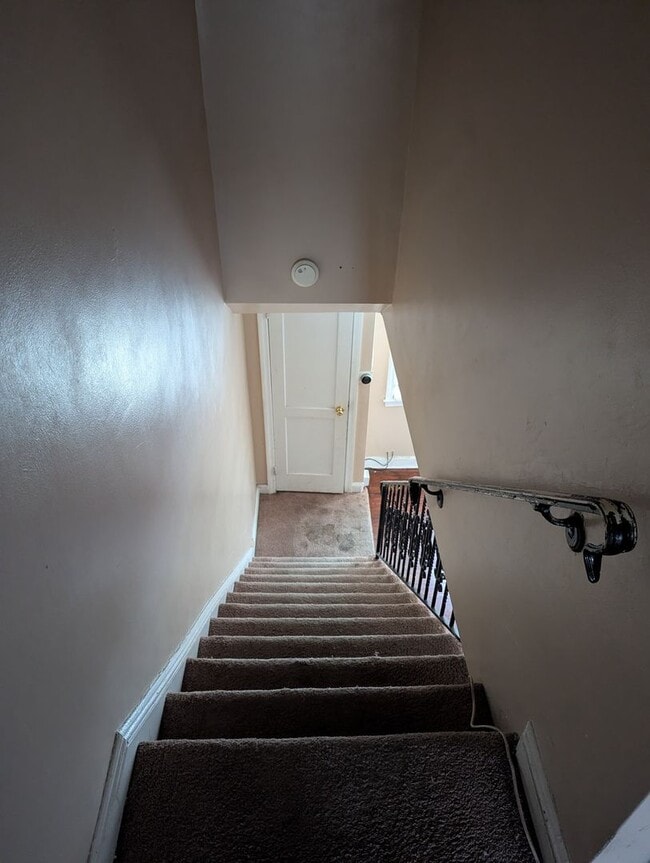 Building Photo - Spacious 3BR Home in Overbrook Park – Front Yard, Modern Kitchen, Washer and Dryer & Basement