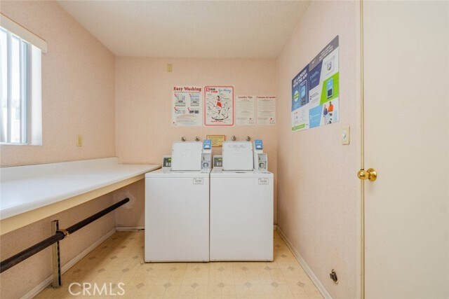 Building Photo - 4487 Colbath Ave