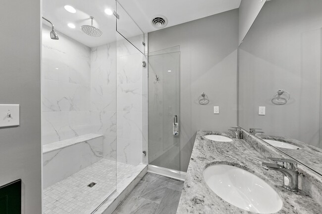Building Photo - 560 Madison Ave