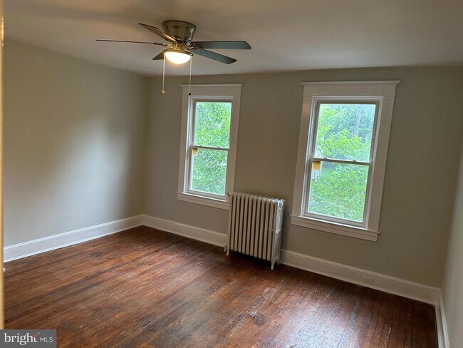 Building Photo - 4227 Euclid Ave