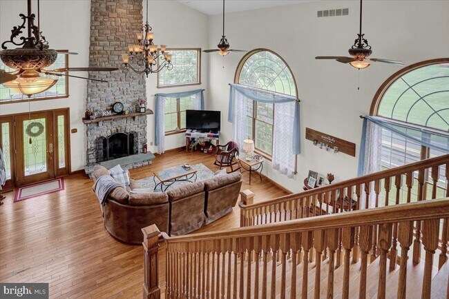 Building Photo - 2209 Shartlesville Rd