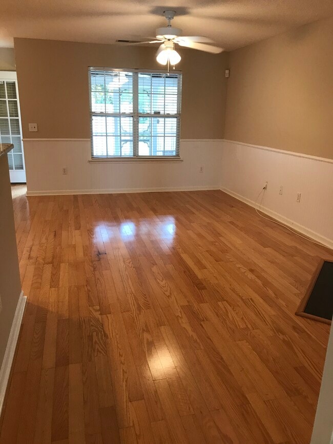 Building Photo - 9734 Elizabeth Townes Ln