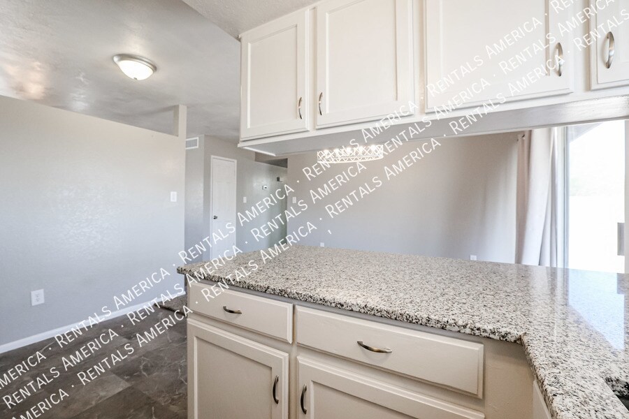 Building Photo - 1453 W Tonopah Dr