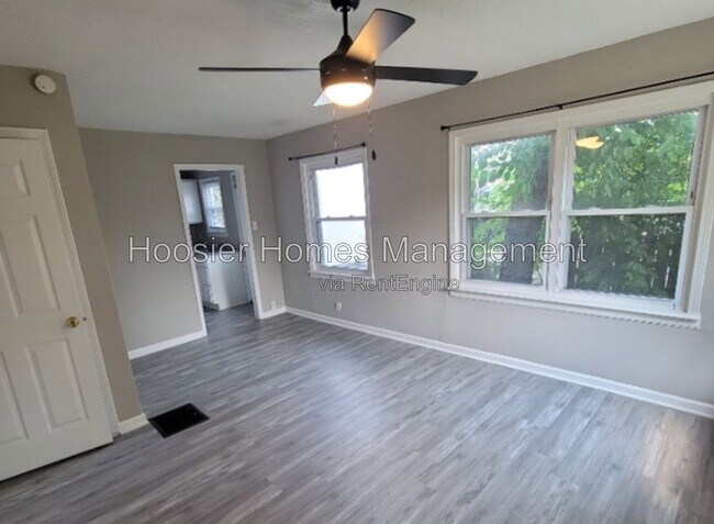 Building Photo - 932 N Leland Ave