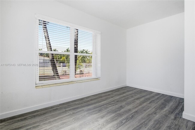 Building Photo - 2761 SW 33rd Ct