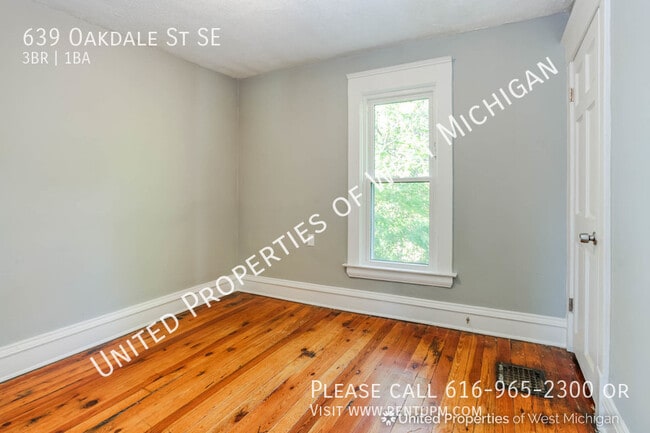 Building Photo - Tours Estimated to Begin 2/7 | 3 Bedroom 1...