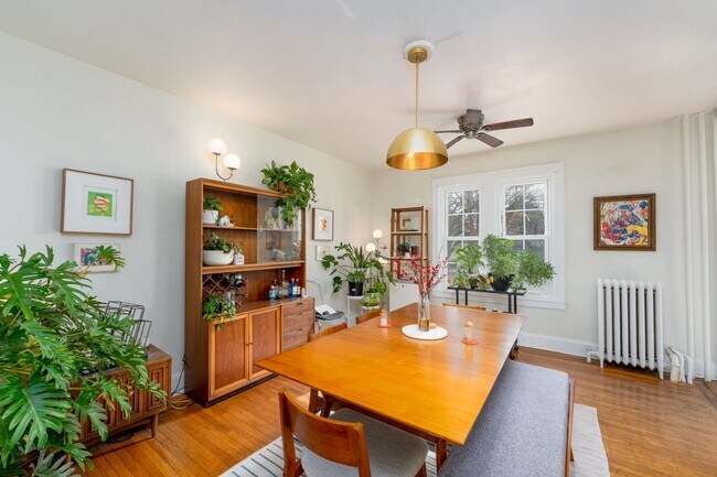 Building Photo - Oakenshawe 5-Bedroom, 2-Bathroom Home Close to Johns Hopkins