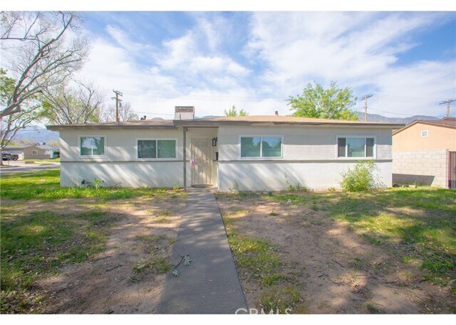 Building Photo - 496 W 48th St