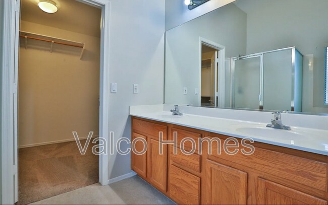 Building Photo - 1593 E Wildhorse Pl
