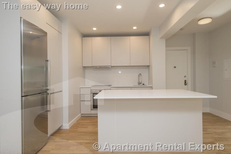 Building Photo - 136 Highland Ave
