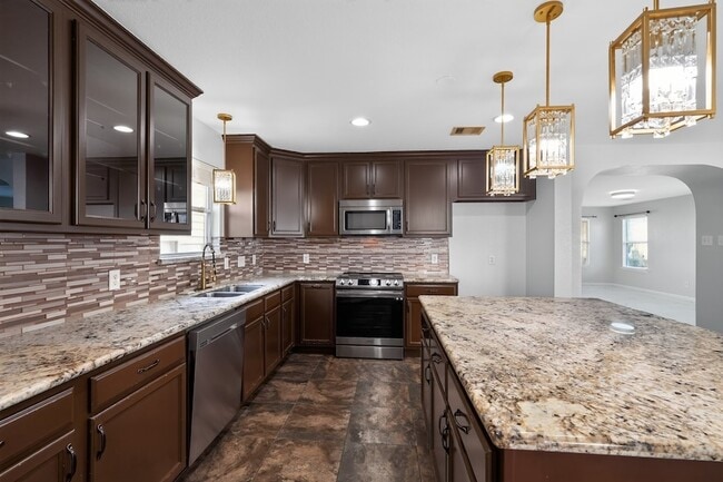 Building Photo - 331 Mantova Dr