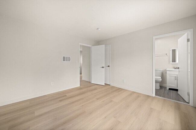 Building Photo - 35-35 Kennebec Ave