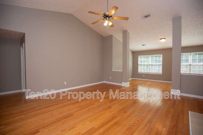 Building Photo - 6 Woodmere Ct