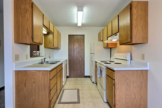 Fargo, ND Prairiewood Meadows | Kitchen - Prairiewood Meadows