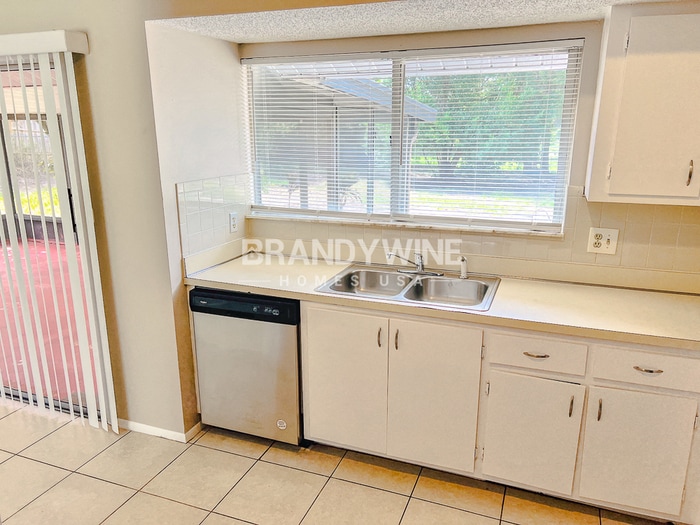 Building Photo - 5372 Pale Horse Dr