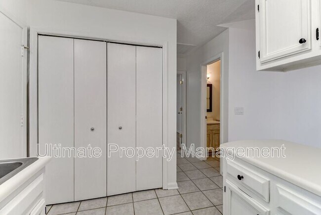 Building Photo - 3811 Doe Clearing Ct