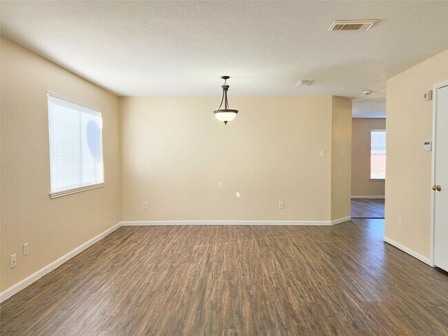 Building Photo - 18123 Noble Forest Dr