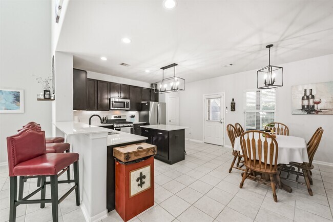 Building Photo - 10018 Chase Ct