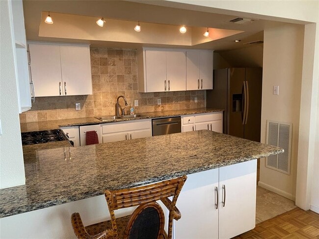 Building Photo - 6103 Bullard Dr