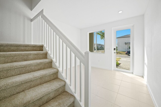 Building Photo - Brand new 3 bed 3.5 bath Townhouse with ya...