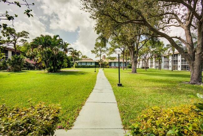 Building Photo - Coronado Springs East