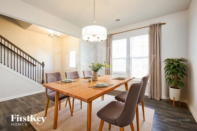 Building Photo - 1201 Mission Hill Ln