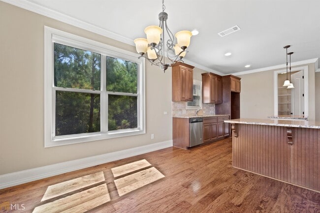 Building Photo - 2481 Lake Erma Dr