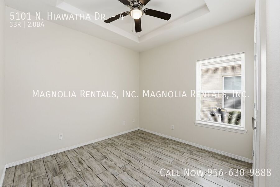 Building Photo - 5101 N Hiawatha Dr
