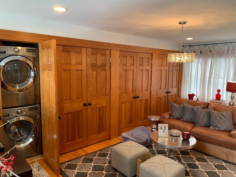 Building Photo - 45 Idle Day Dr