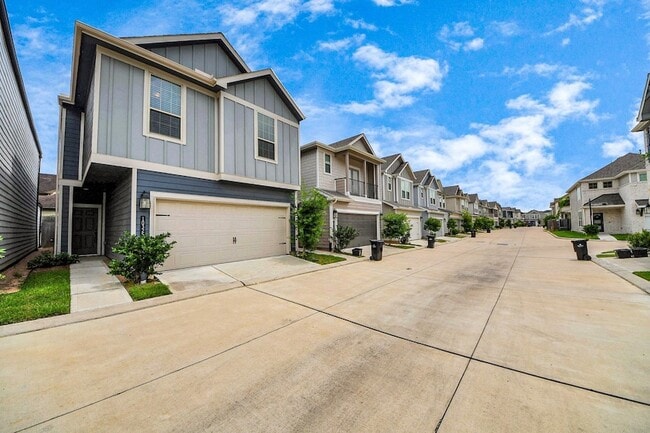 Building Photo - 10325 Harmon Smith Dr.