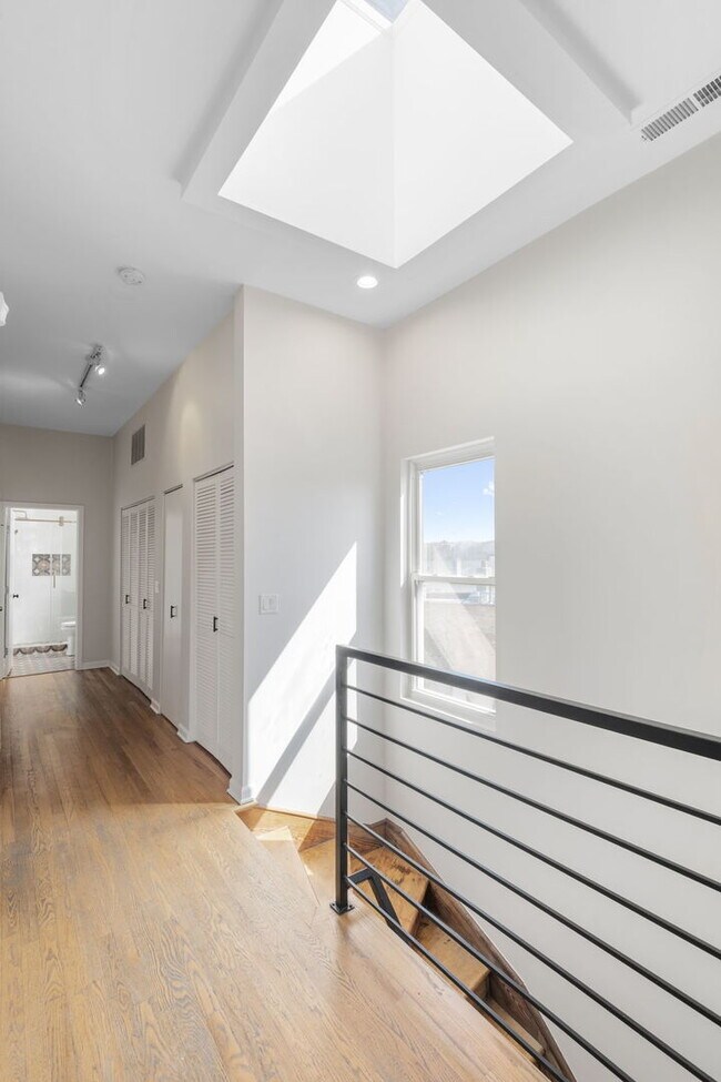 Building Photo - 1460 W Ohio St