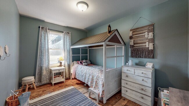 Building Photo - Stunning home situated on over 1 acre in North Thompson’s Station!