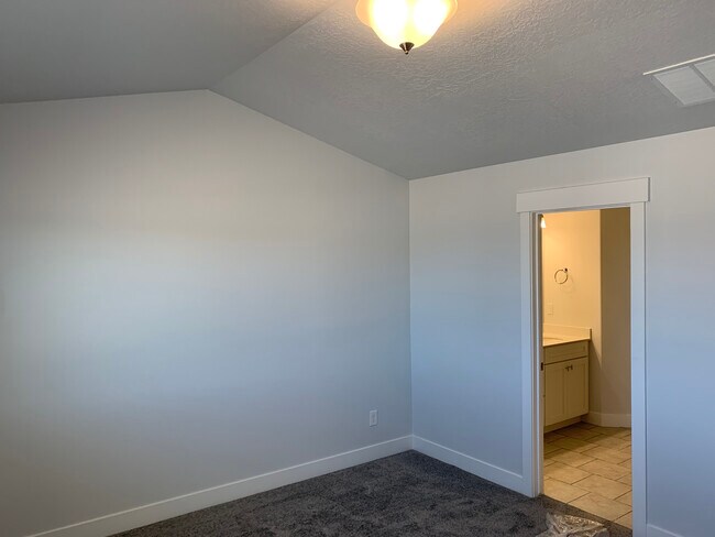 Building Photo - Rodrigues - Hendry Ln