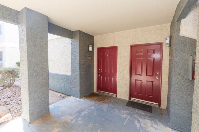 Building Photo - - Available 2 Bedroom Downstairs Condo at ...