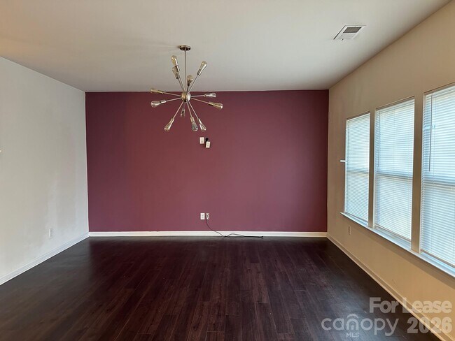 Building Photo - 3317 Mortemer Ln