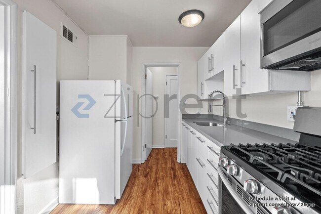 Building Photo - 1408 Second St