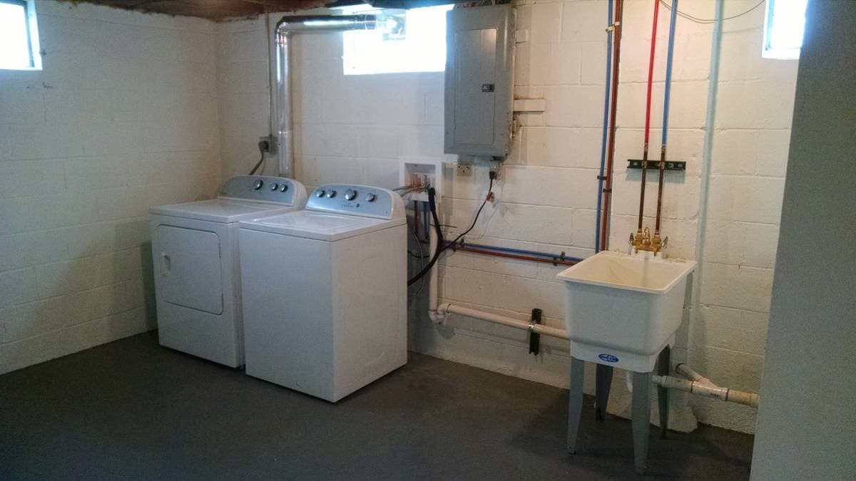 Building Photo - 60 Canfield Dr