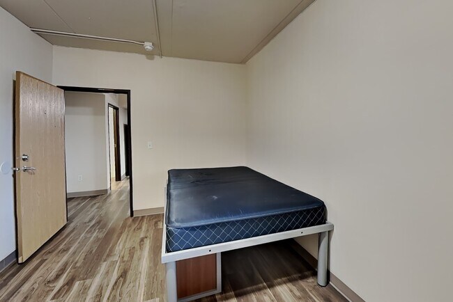 Building Photo - 215 Stanton Ave