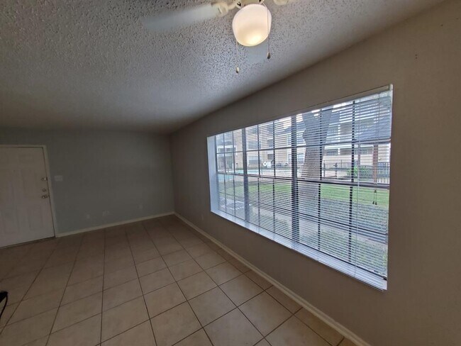 Building Photo - 2750 Holly Hall St