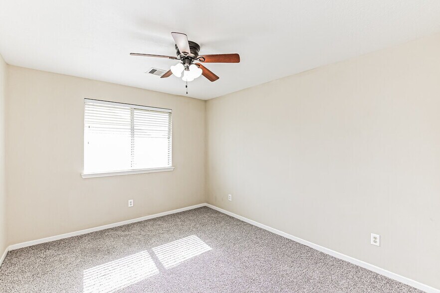 Building Photo - 4210 Thyme Cir