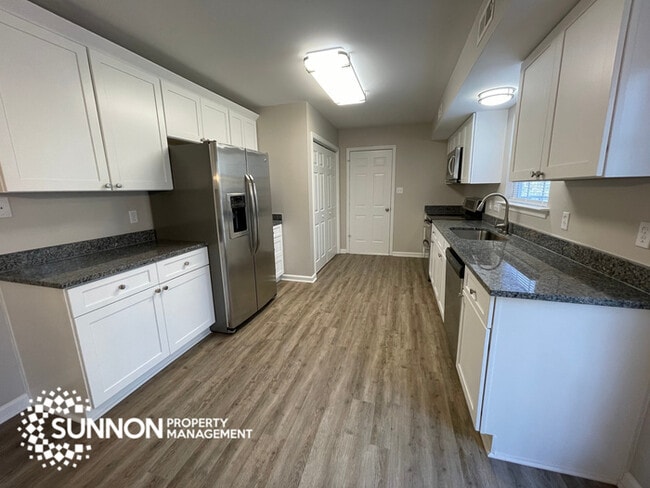 Building Photo - 4 Bed 2.5 Bath in Woodstone with Fenced Yard