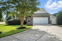 Building Photo - AVAILABLE NOW! GREAT HOME IN GARNER, NC.