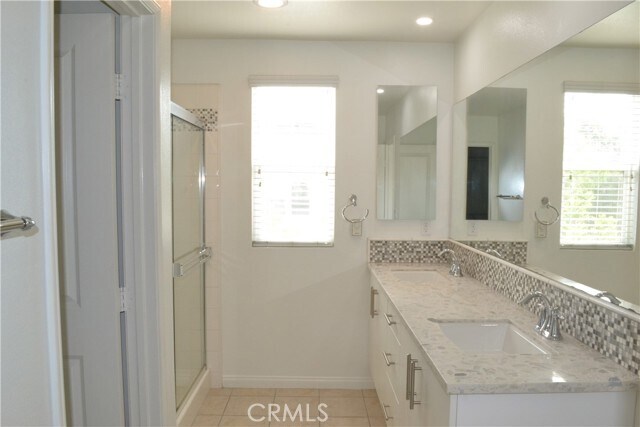 Building Photo - 149 E Commercial St