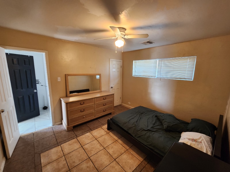 Building Photo - 3518 W Lynwood St